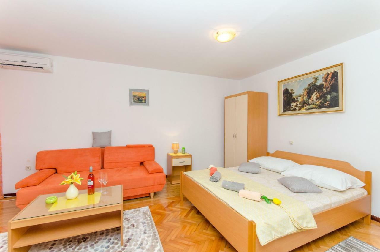 Apartments And Room Sun & Sea بودغورا المظهر الخارجي الصورة